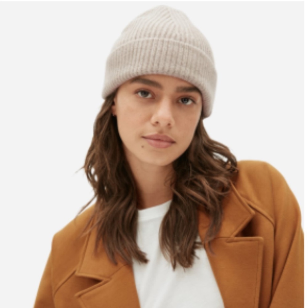 Everlane Cashmere Ribbed Beanie in Oatmeall